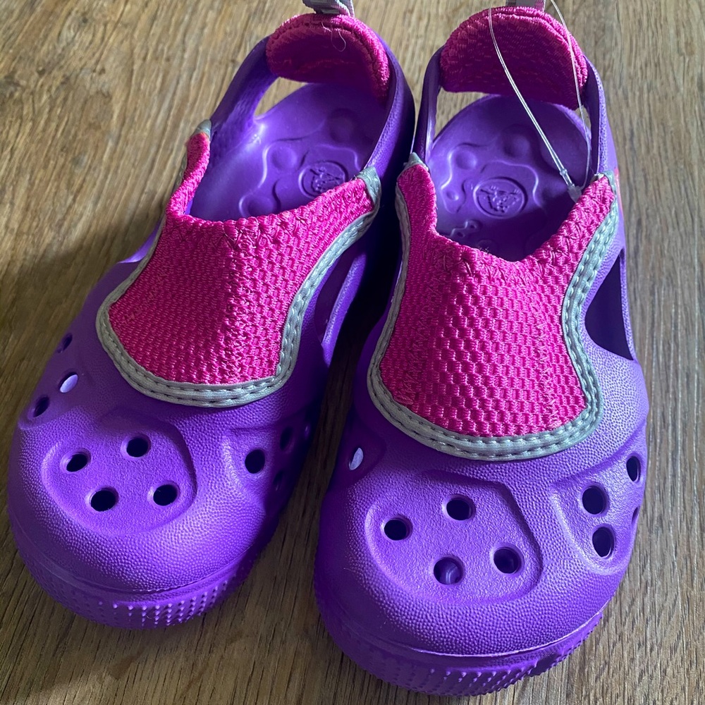 Girls crocs water shoes